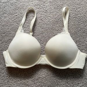 NWOT- 36B Cream color bra